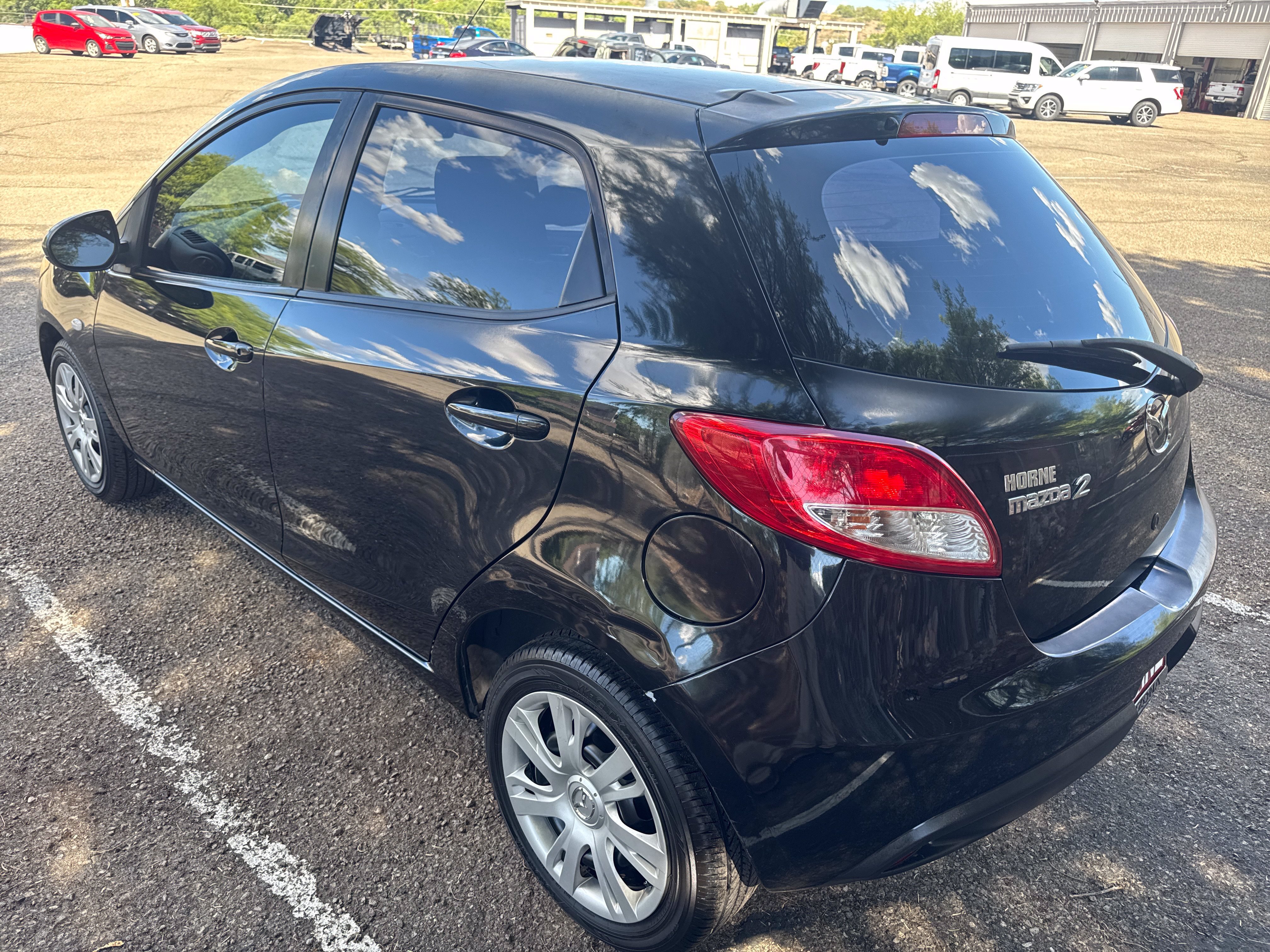 Used 2014 MAZDA MAZDA2 Sport FWD image 5