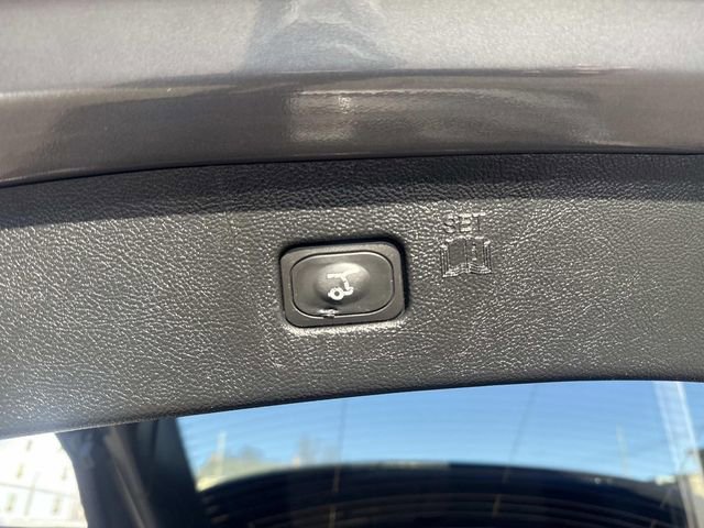 Used 2024 Ford Edge Titanium image 10