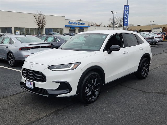 Used 2025 Honda HR-V Sport image 3