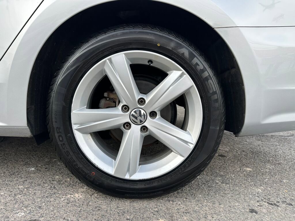 Used 2014 Volkswagen Passat 1.8T Wolfsburg Edition image 31