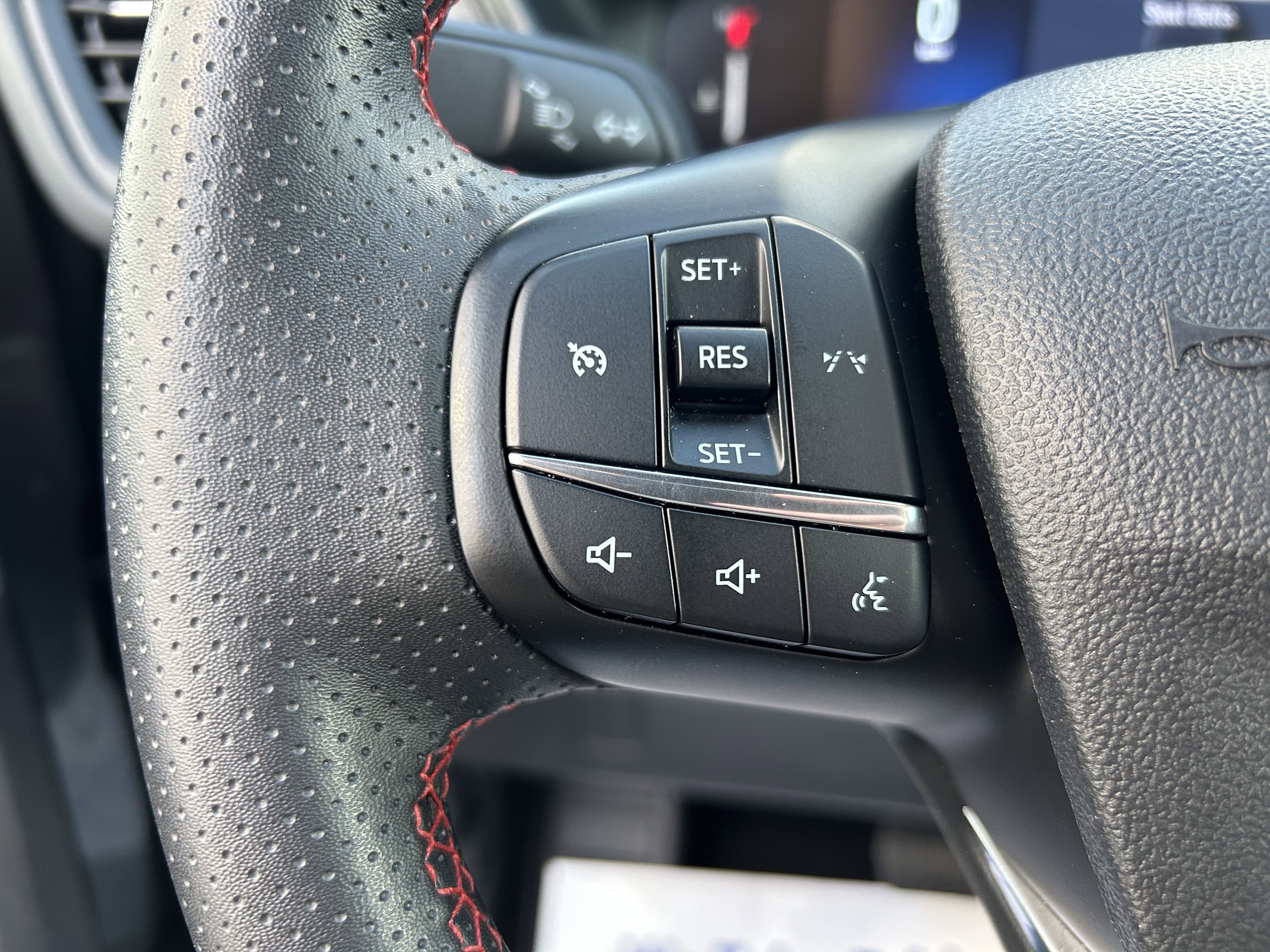 Used 2025 Ford Escape ST-Line AWD/4WD image 23