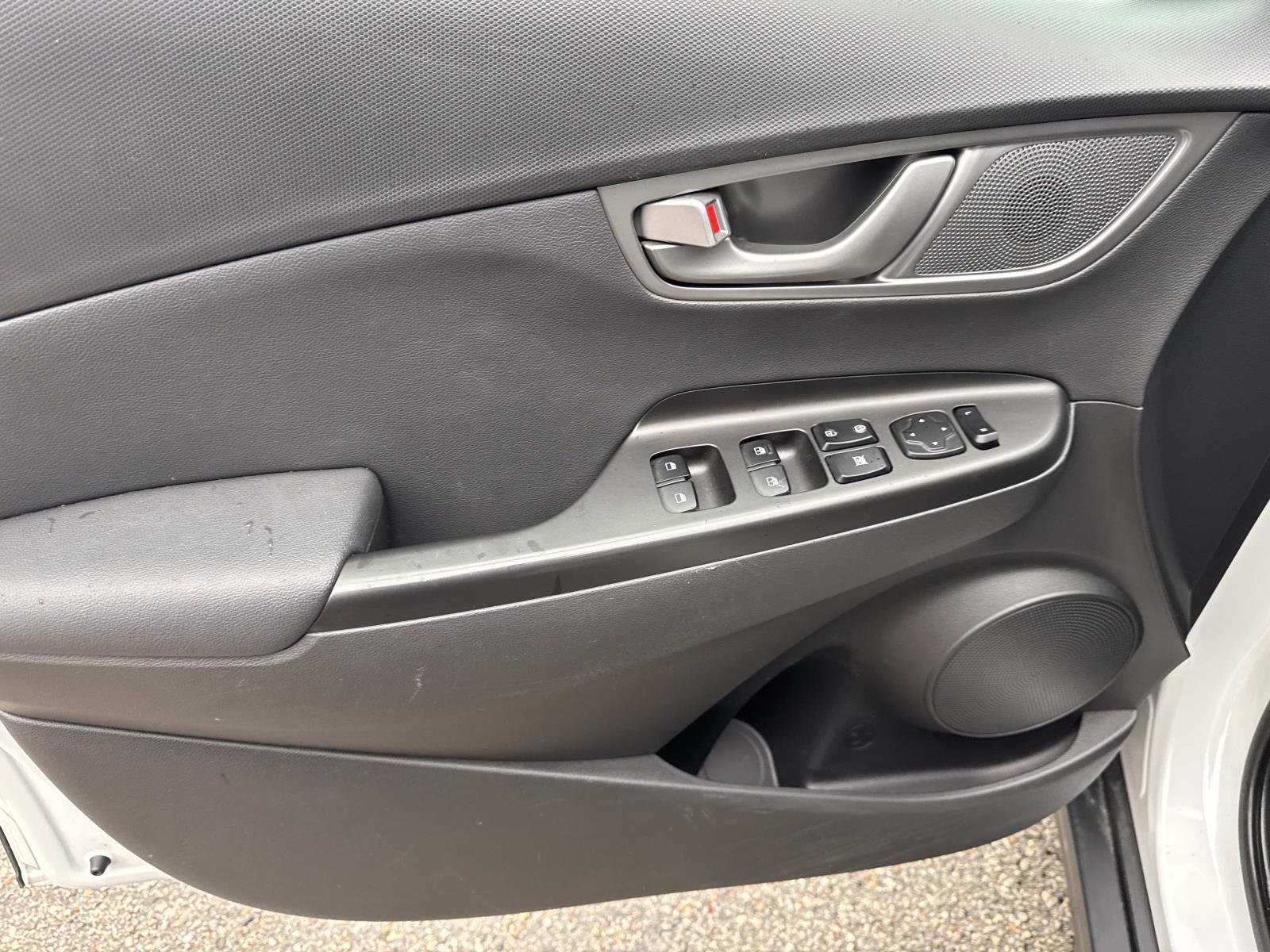 Used 2020 Hyundai Kona Limited image 13