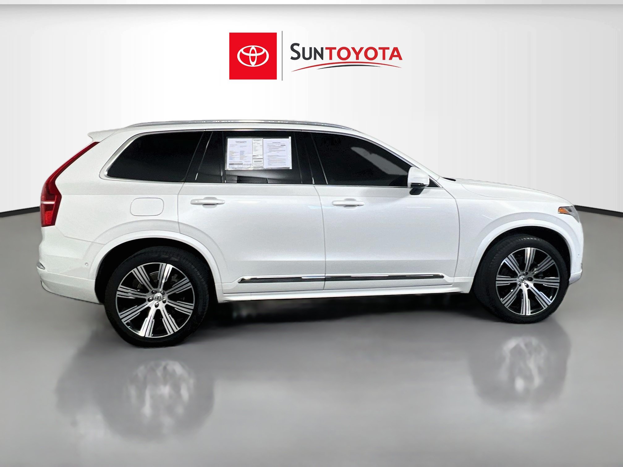 Used 2024 Volvo XC90 B6 Ultimate w/ Protection Package AWD/4WD image 2