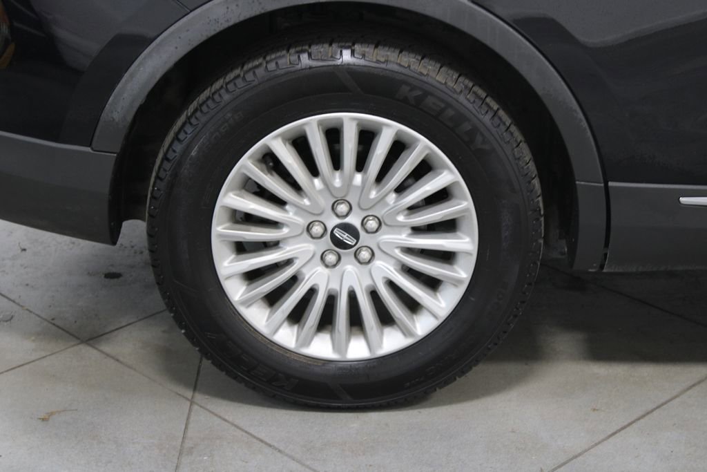 Used 2020 Lincoln Nautilus FWD image 13