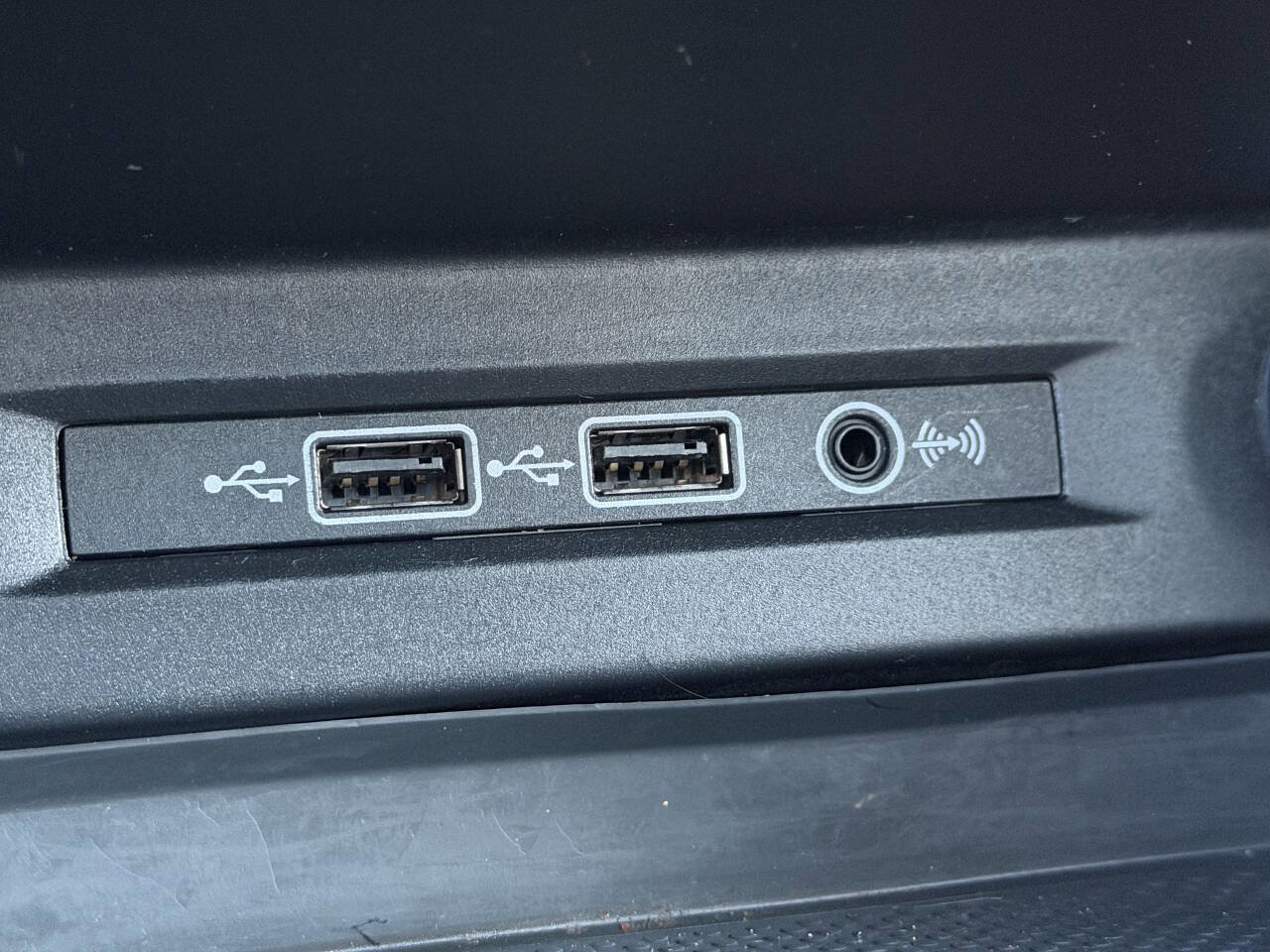 Used 2019 Volkswagen Tiguan SEL Premium w/ 3rd Row Seat Package image 30