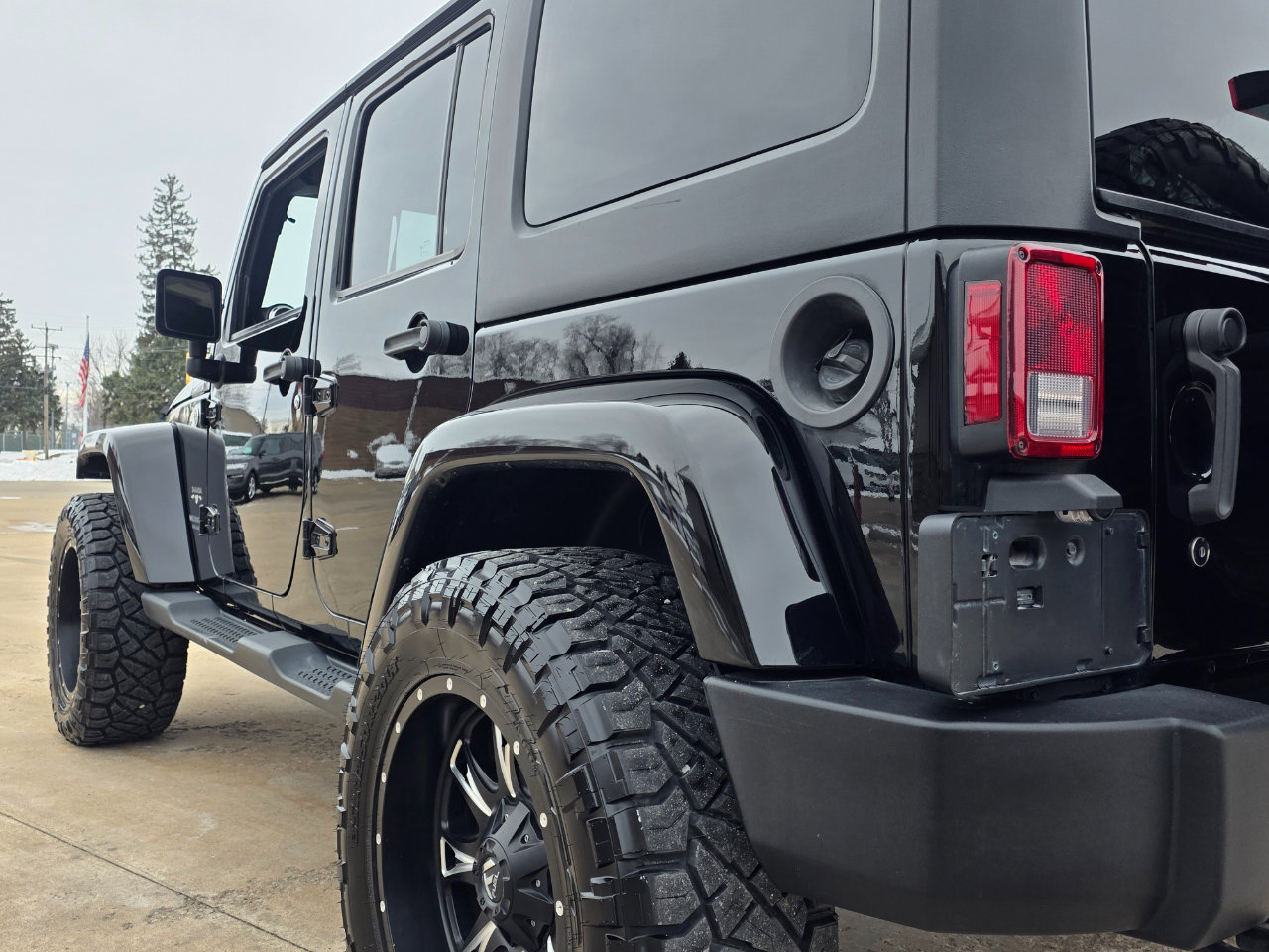 Used 2016 Jeep Wrangler Unlimited Sahara image 13