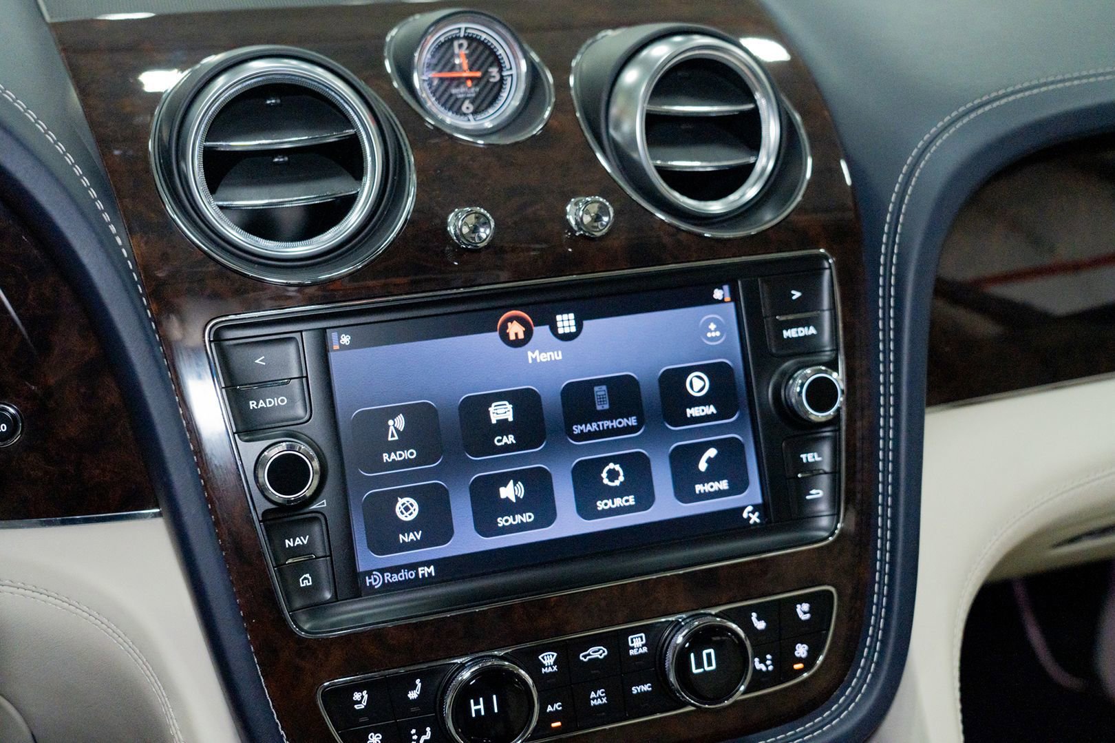 Used 2020 Bentley Bentayga V8 image 51