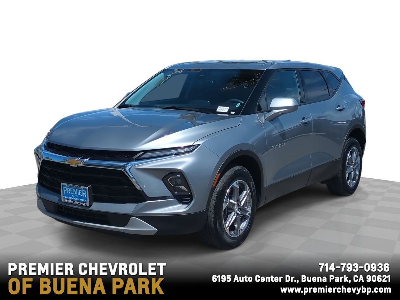 Used 2025 Chevrolet Blazer LT AWD/4WD image 1