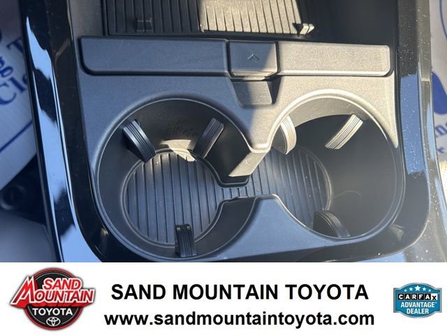 Used 2024 Toyota Prius XLE image 21