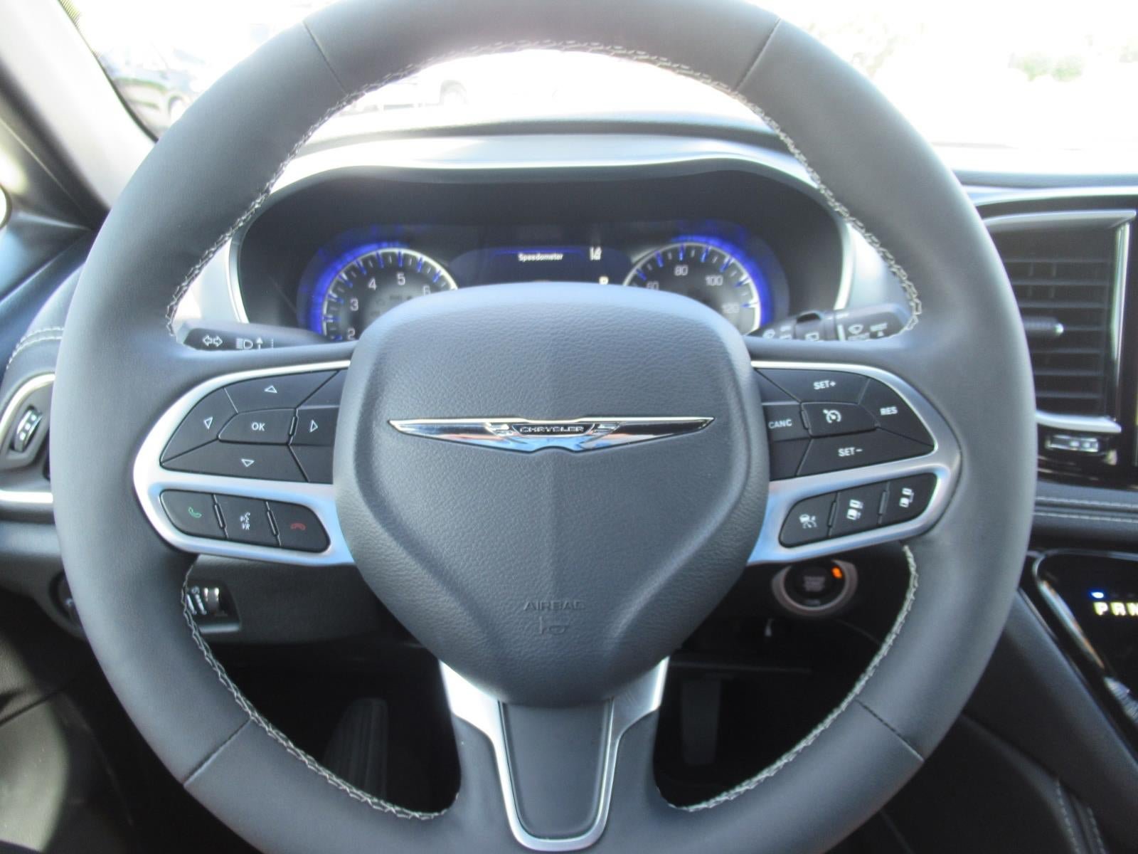 Used 2026 Chrysler Pacifica Limited FWD image 24