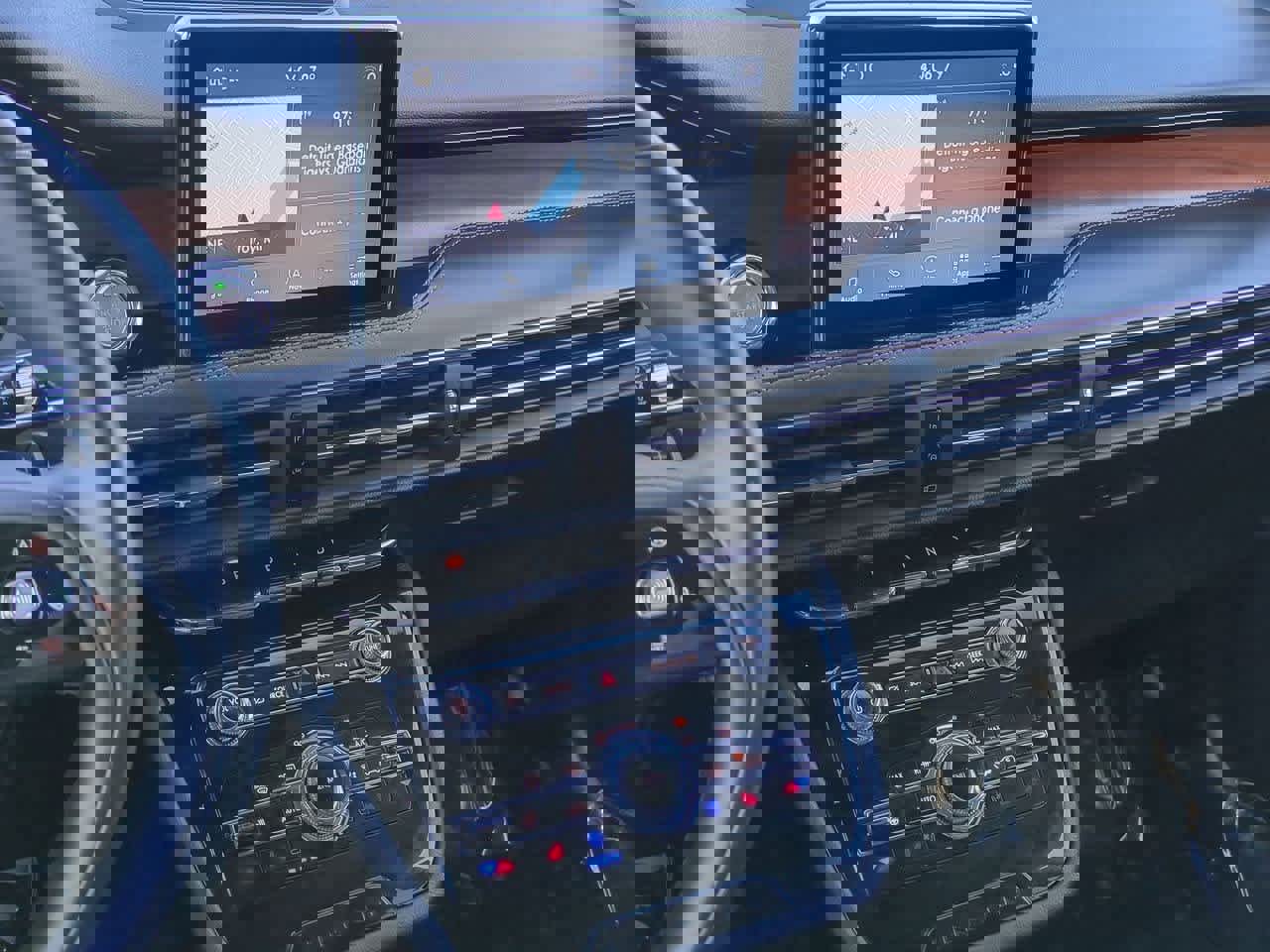 Used 2022 Lincoln Corsair Reserve image 28