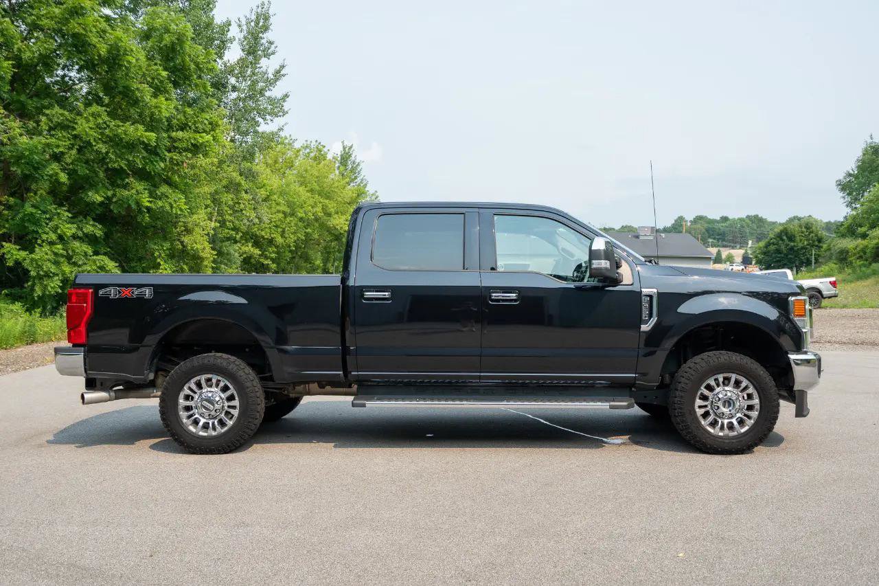 Used 2020 Ford F350 Lariat w/ Lariat Ultimate Package AWD/4WD image 2