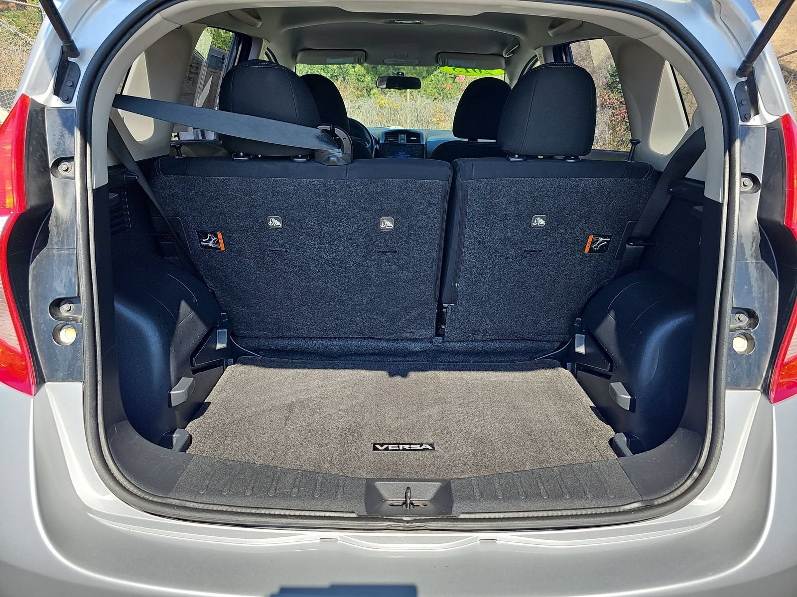 Used 2015 Nissan Versa Note SV w/ Sport Value Package FWD image 12