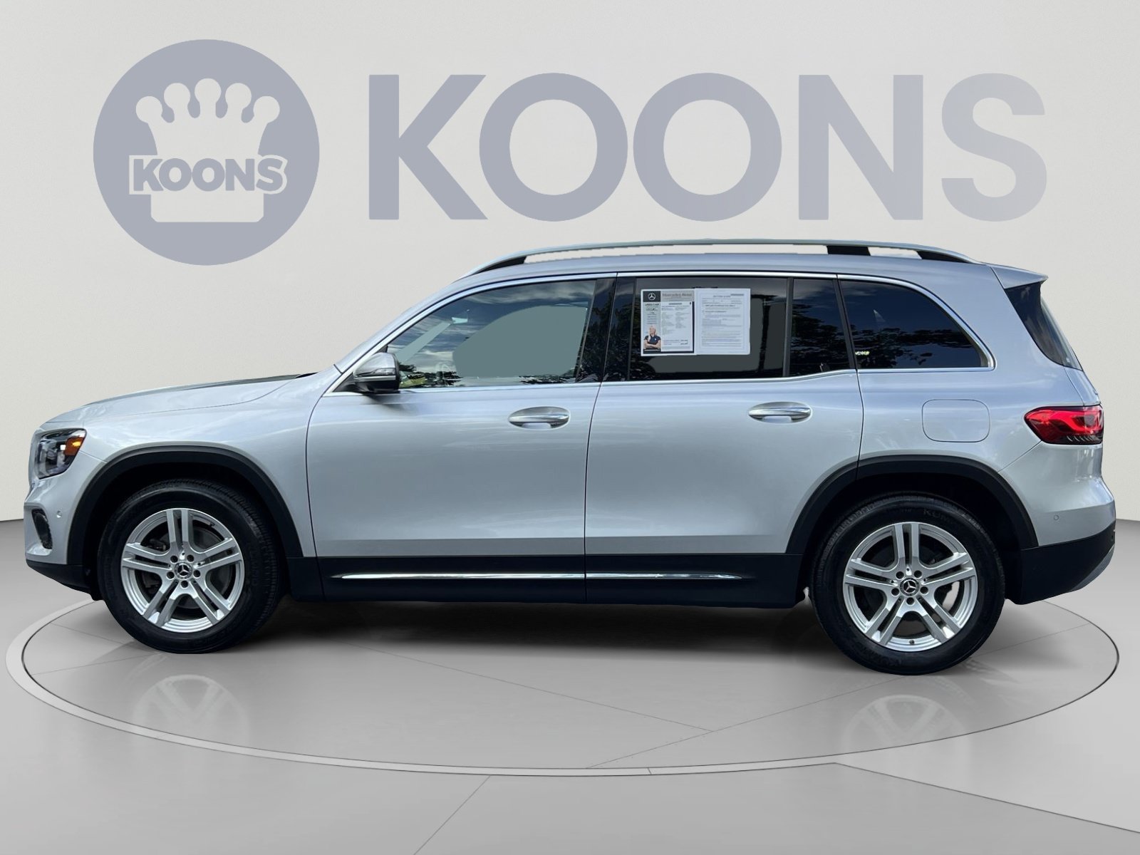 Used 2022 Mercedes-Benz GLB 250 4MATIC image 7