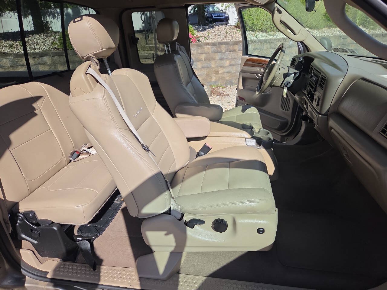 Used 2004 Ford F250 Lariat AWD/4WD image 30