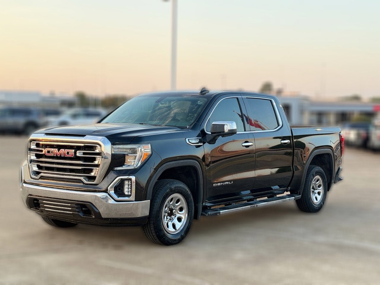 Used 2019 GMC Sierra 1500 SLT RWD image 2