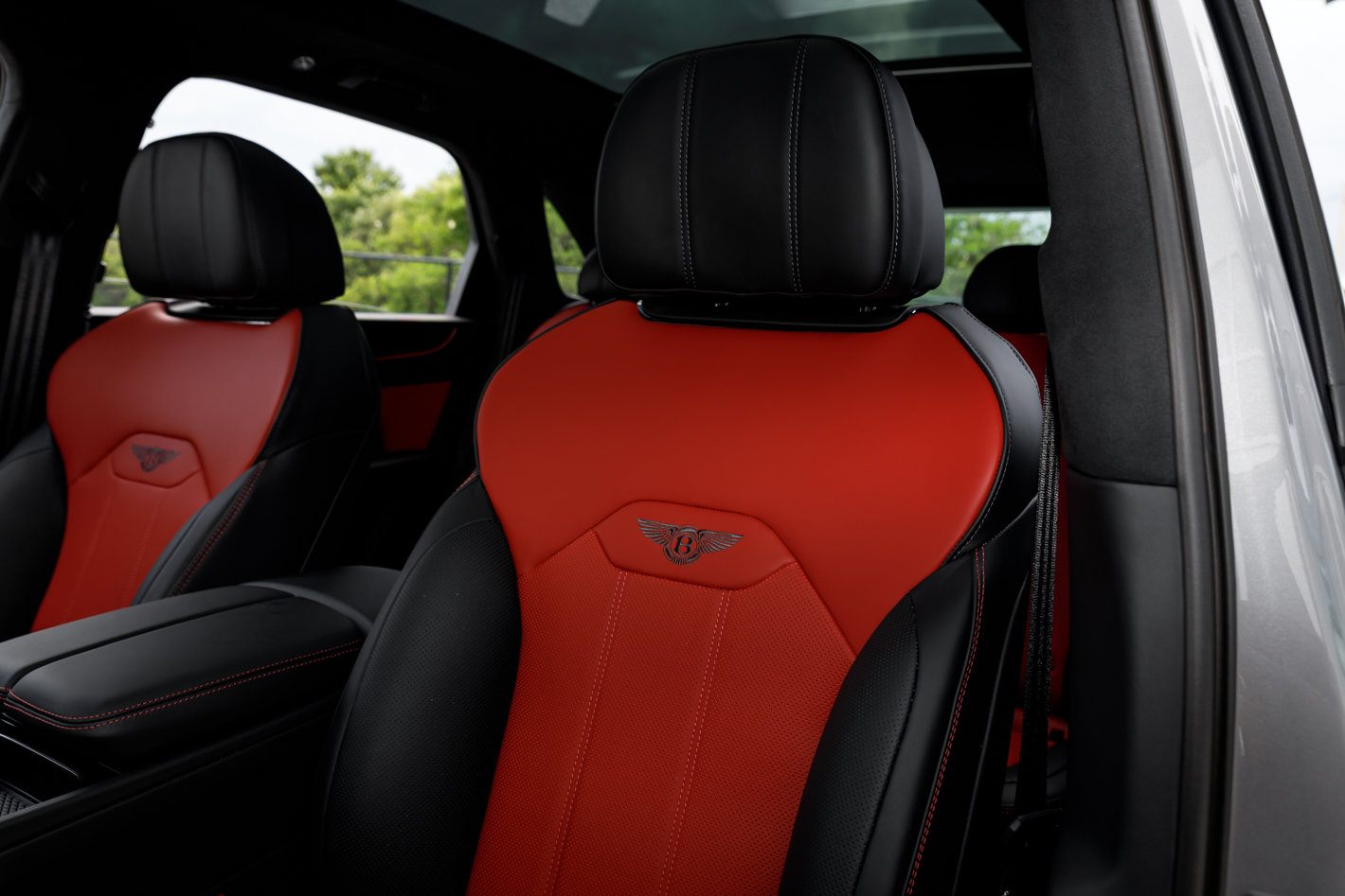 New 2026 Bentley Bentayga AWD/4WD image 30