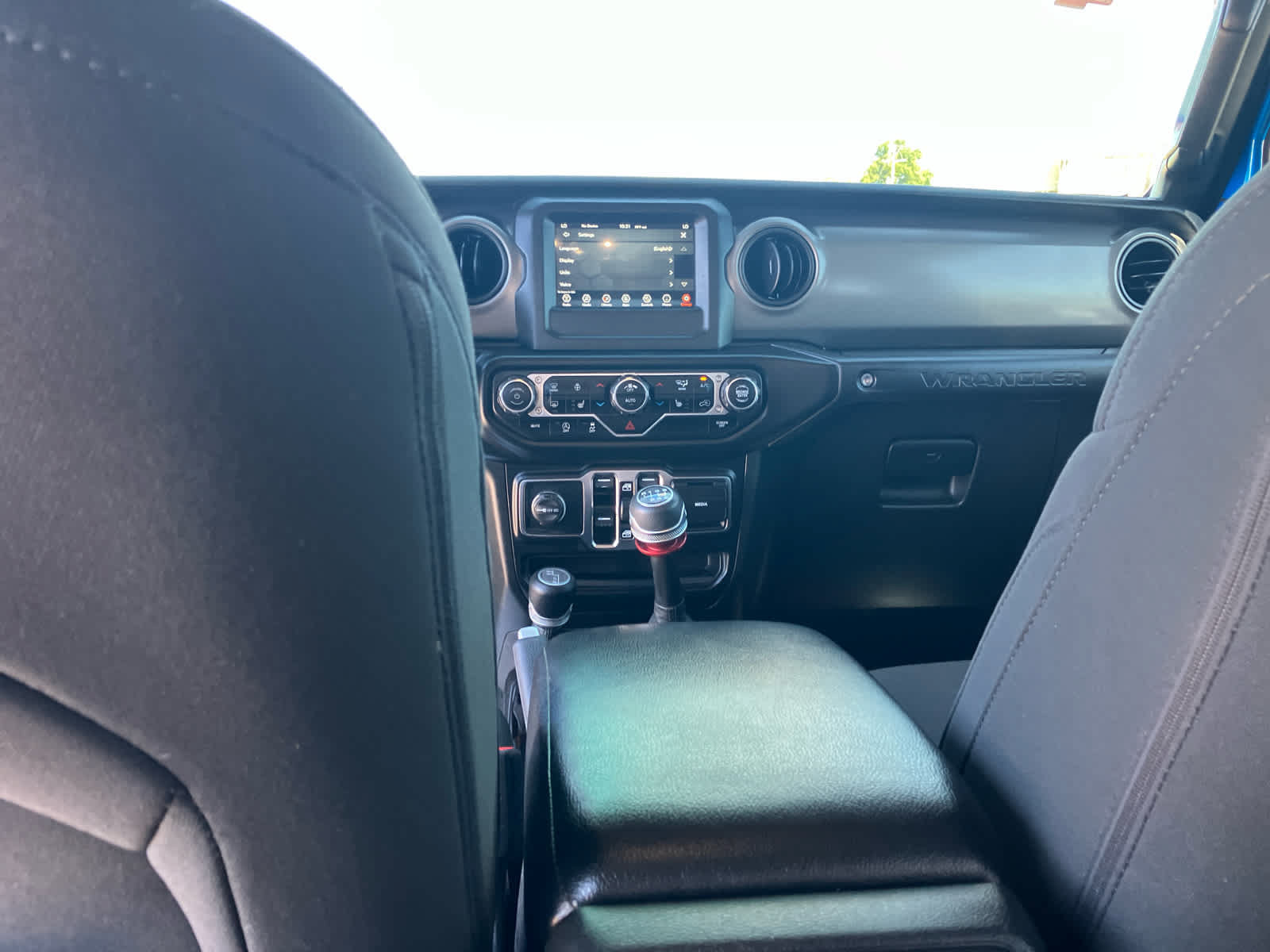 Used 2022 Jeep Wrangler Unlimited Sport AWD/4WD image 31