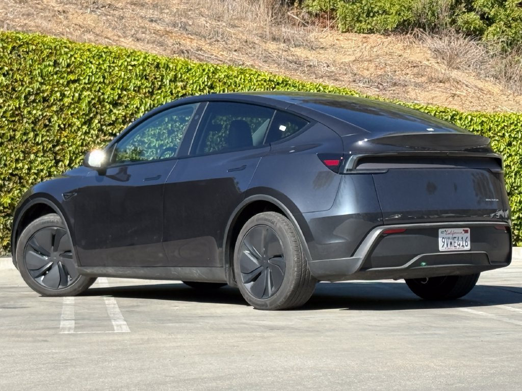 Used 2026 Tesla Model Y AWD image 2