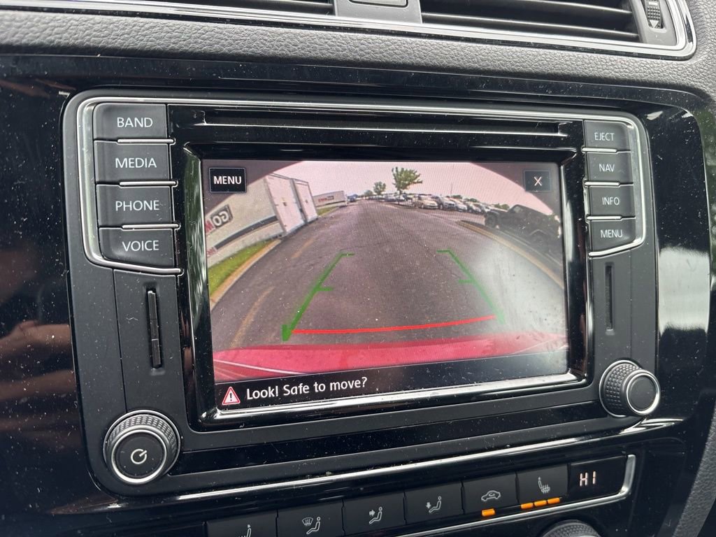 Used 2017 Volkswagen Jetta SEL FWD image 25