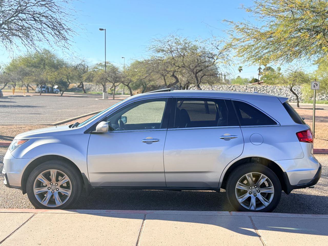 Used 2011 Acura MDX w/ Advance Package AWD/4WD image 2