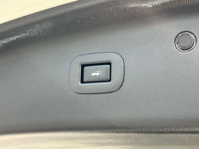 Used 2012 INFINITI QX56 2WD w/ Deluxe Touring Pkg image 25