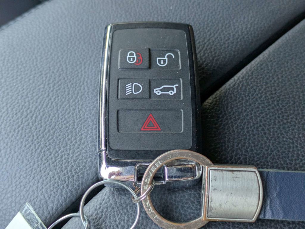 Used 2022 Land Rover Range Rover Evoque R-Dynamic S image 41