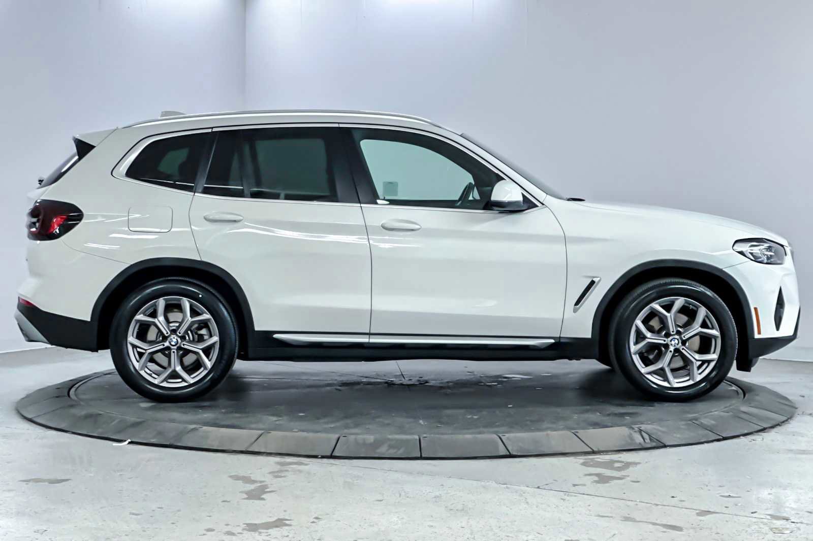 Used 2023 BMW X3 xDrive30i w/ Convenience Package image 8