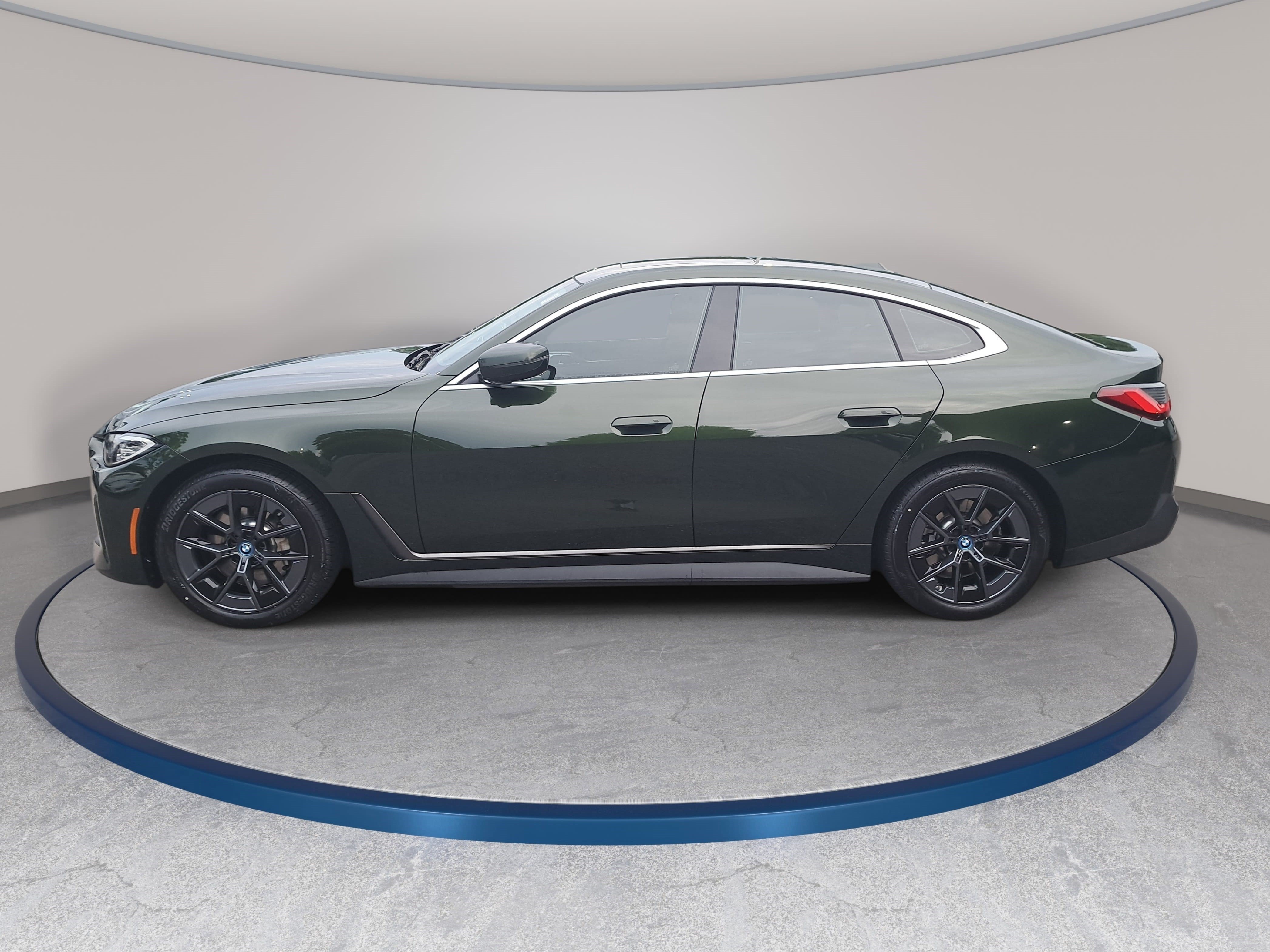 Used 2024 BMW i4 eDrive35 w/ Premium Package RWD image 8