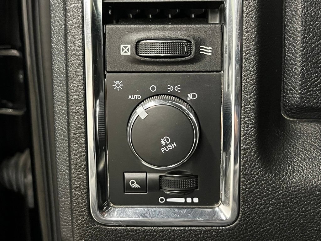 Used 2014 RAM 1500 Laramie AWD/4WD image 20