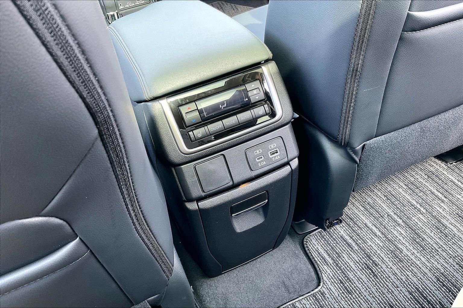 New 2026 Subaru Ascent Limited Bronze image 25