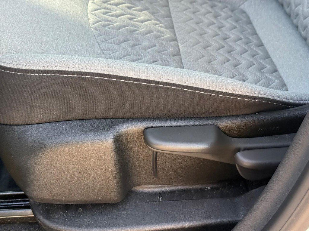 Used 2024 Chevrolet Equinox LS w/ Driver Confidence II Package FWD image 20