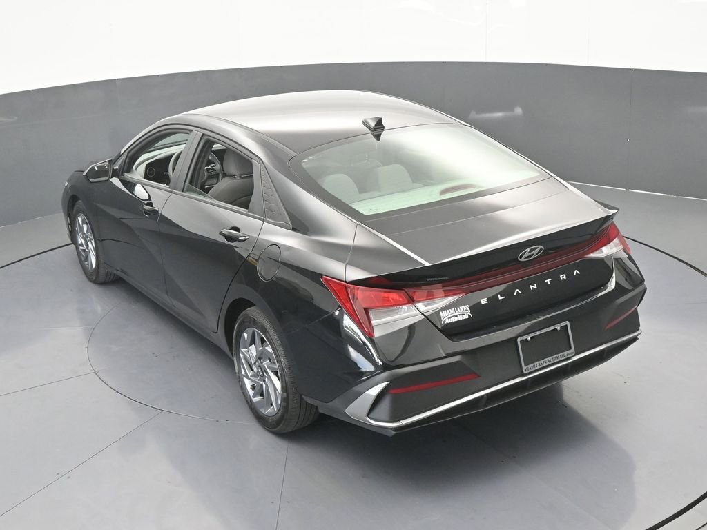 Used 2024 Hyundai Elantra SEL image 50