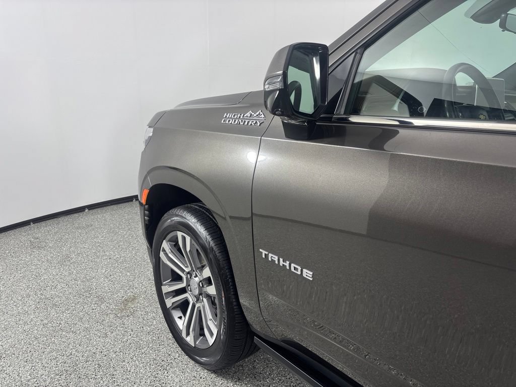 Used 2021 Chevrolet Tahoe High Country w/ Premium Package AWD/4WD image 3