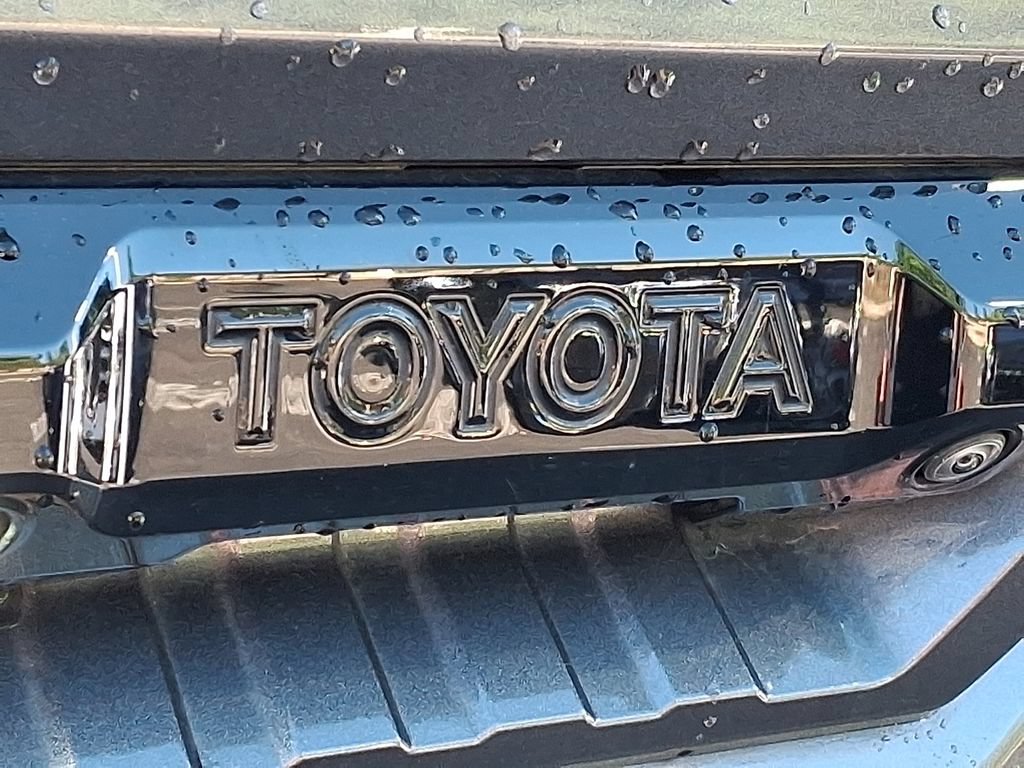 Used 2024 Toyota Tundra Limited AWD/4WD image 28