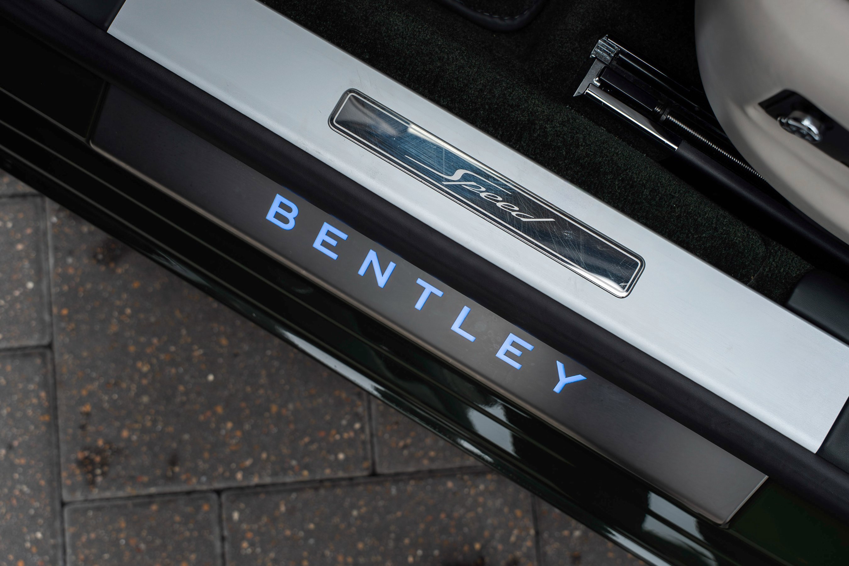 Used 2024 Bentley Flying Spur W12 image 19