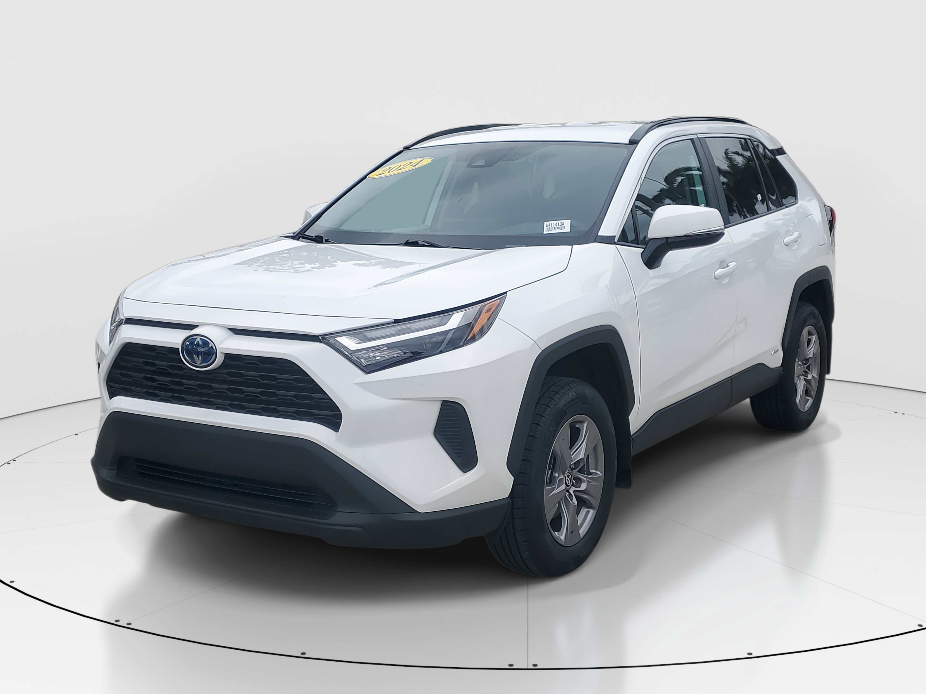 Used 2024 Toyota RAV4 XLE image 4