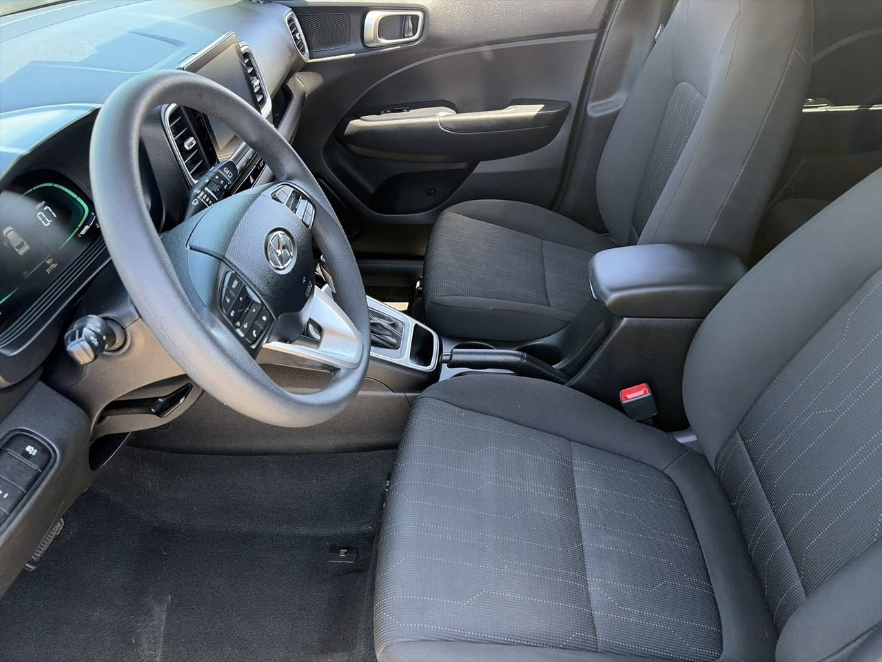 Used 2023 Hyundai Venue SE FWD image 18