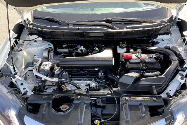 Used 2017 Nissan Rogue SV AWD/4WD image 9