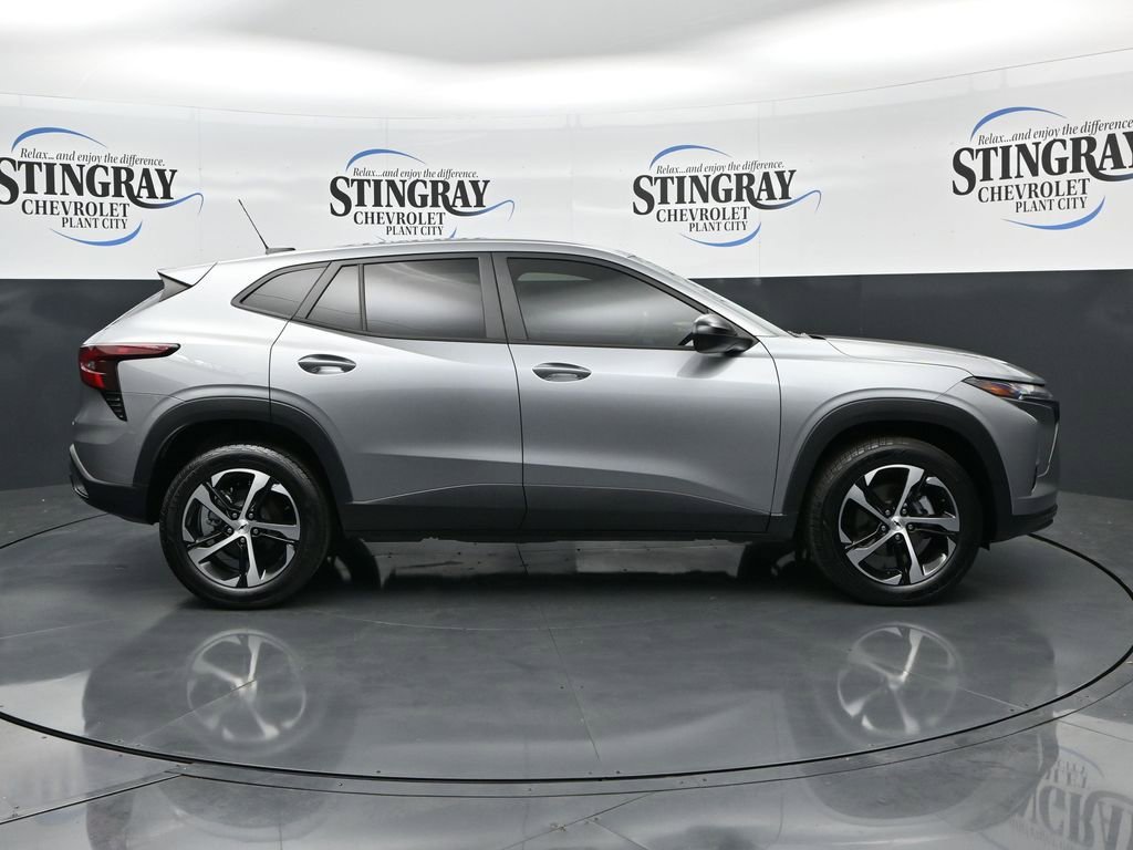 Used 2024 Chevrolet Trax RS w/ Driver Confidence Package image 8