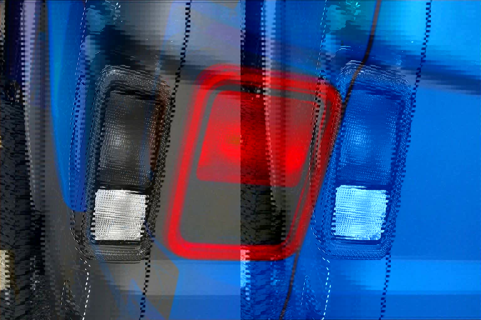 Used 2025 Jeep Gladiator Sport image 28