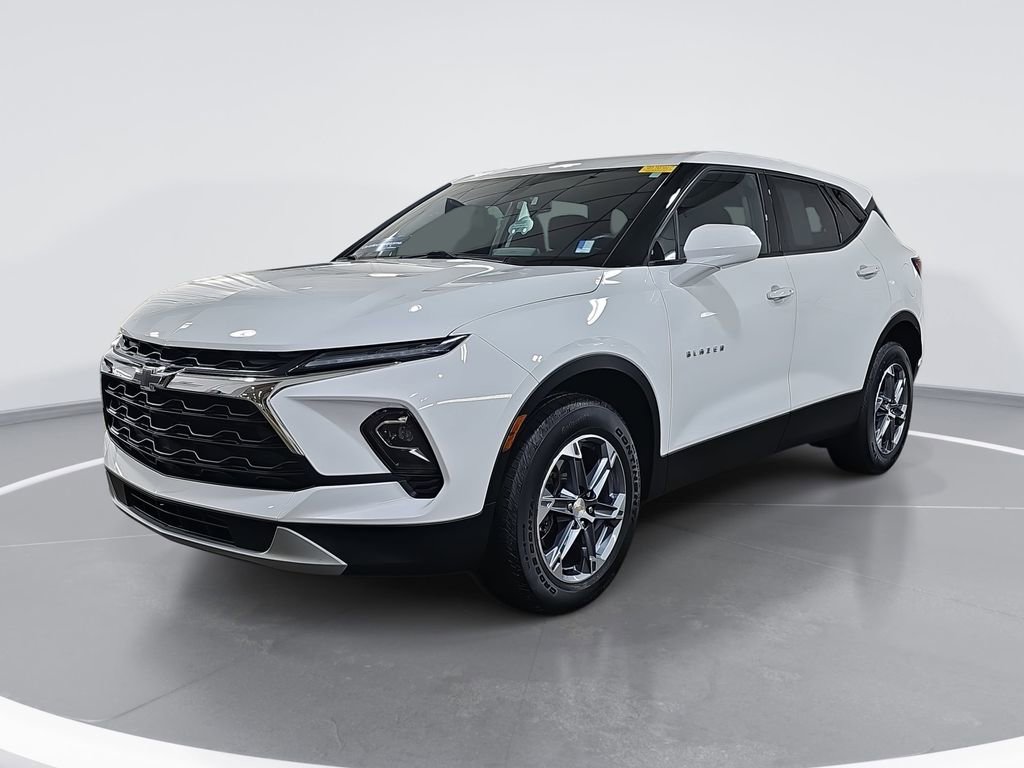 Used 2023 Chevrolet Blazer LT w/ Driver Confidence Package image 9
