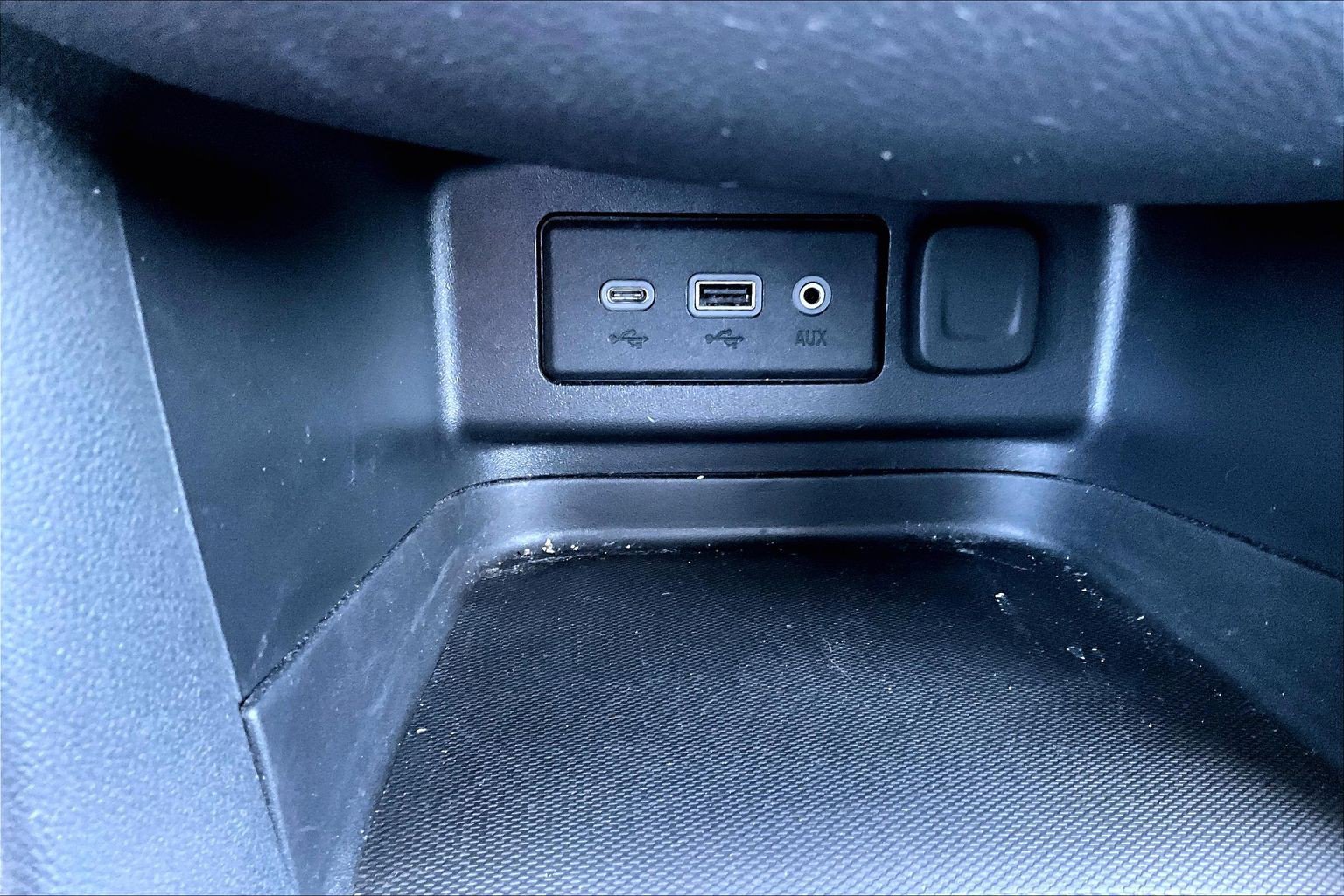Used 2024 Chevrolet Equinox LT FWD image 16