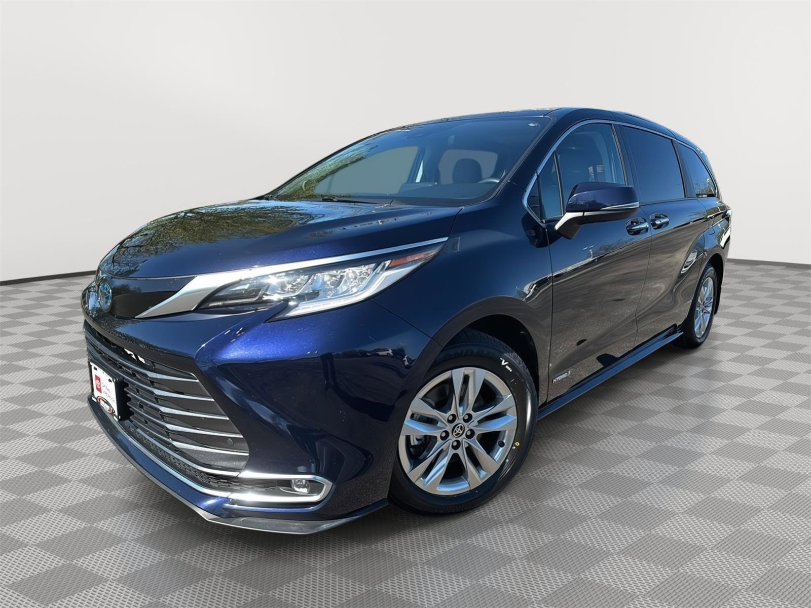 Used 2021 Toyota Sienna Limited AWD/4WD image 1