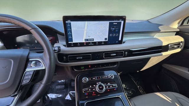 Used 2023 Lincoln Nautilus Standard w/ Premium Package image 25