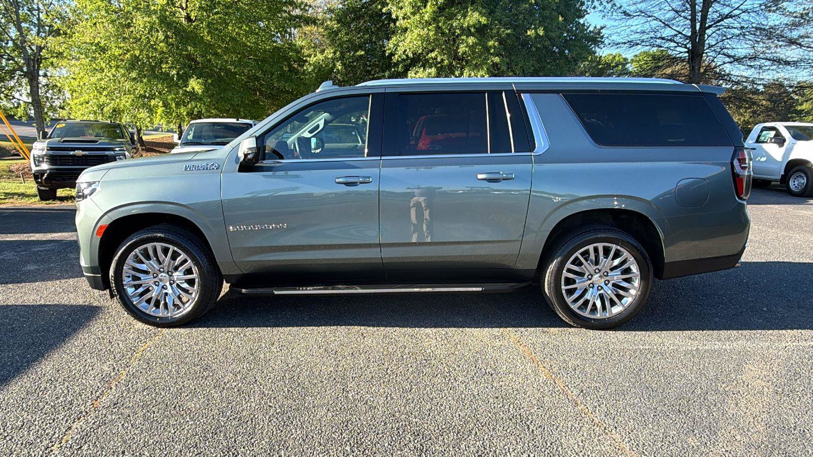 Used 2024 Chevrolet Suburban High Country w/ Max Trailering Package AWD/4WD image 8