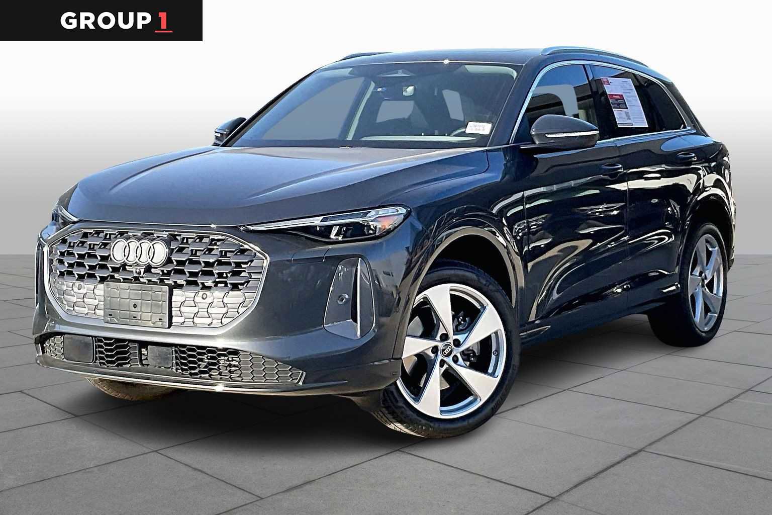 Certified 2025 Audi Q5 Premium Plus w/ Premium Plus image 1