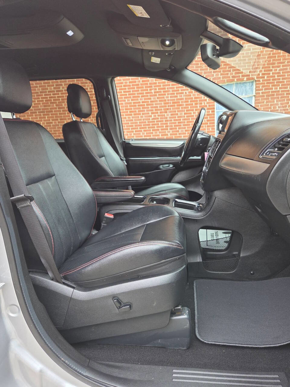 Used 2019 Dodge Grand Caravan GT image 11