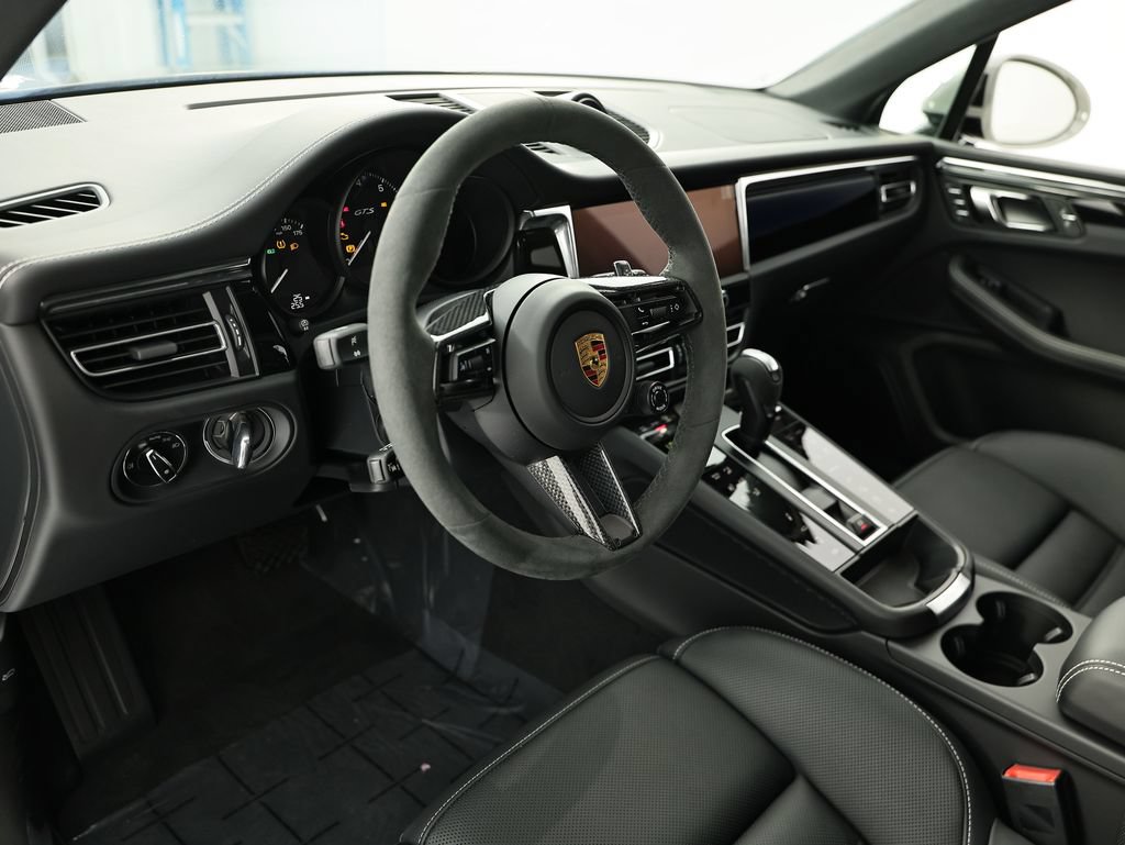 New 2026 Porsche Macan GTS AWD/4WD image 4