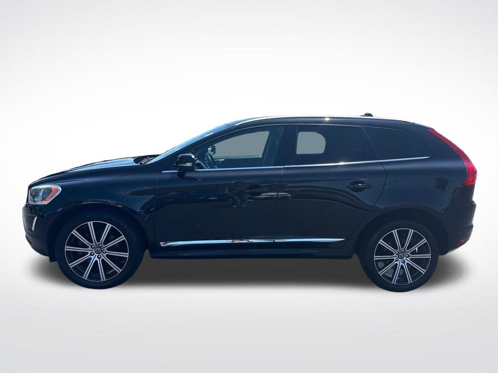 Used 2015 Volvo XC60 T6 w/ Proximity Package AWD/4WD image 2